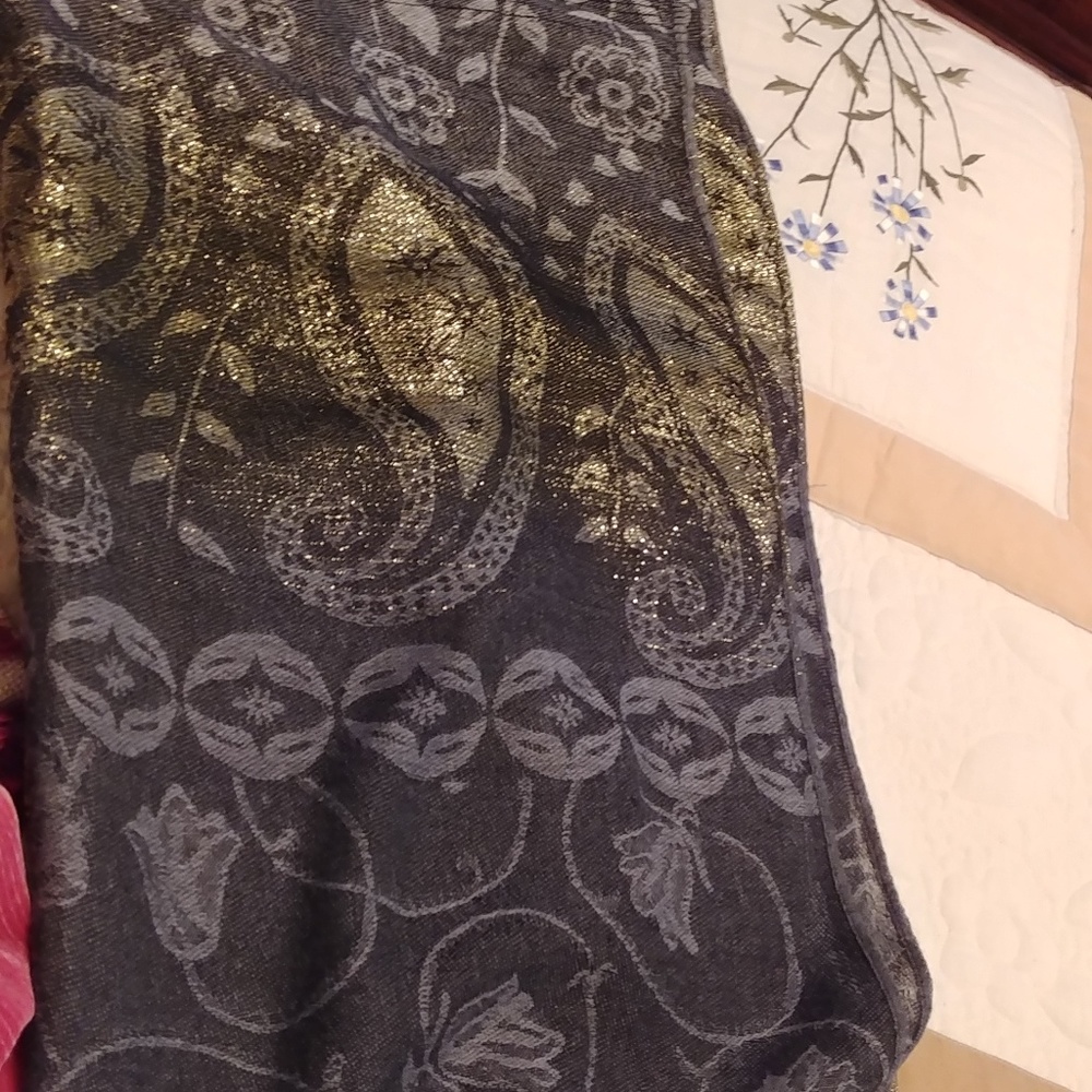 Scarf - Picture 2 of 4